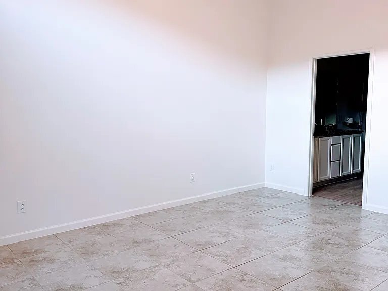 Building Photo - 756 Carlsbad Dr