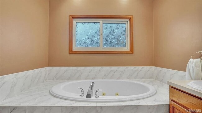 Building Photo - 83 Huntingwood Dr