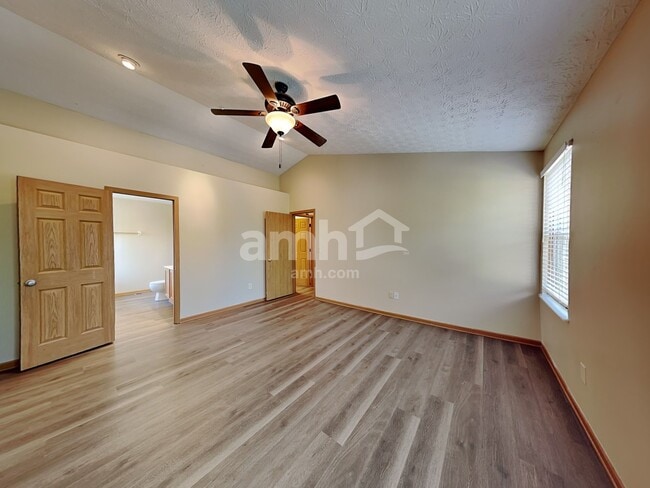 Building Photo - 2194 Dry Ridge Ct