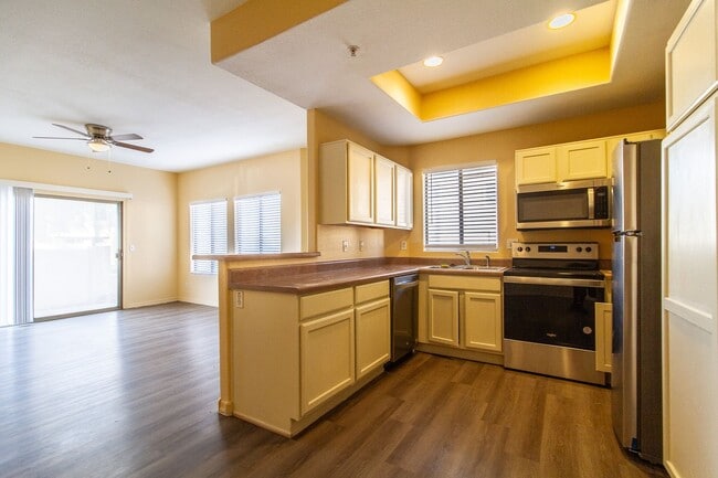 Building Photo - Beautiful, freshly upgraded 2 bedroom/ 2 bathroom condo in Mesa!