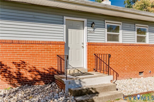 Building Photo - 2604 Sunnybrook Rd