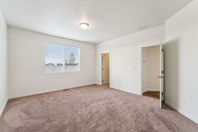 Building Photo - 7877 E Beaufort St