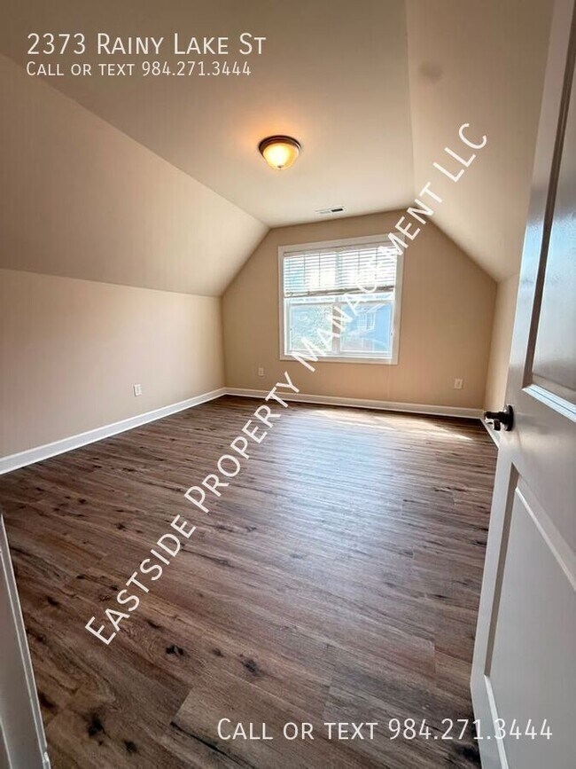 Building Photo - 2373 Rainy Lake St