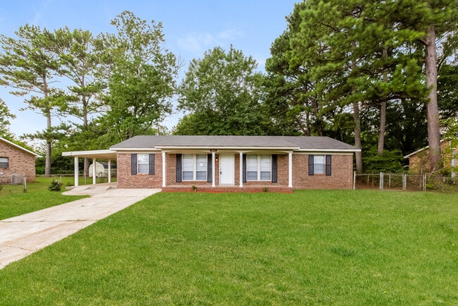 Primary Photo - Spacious Ranch Style Home!