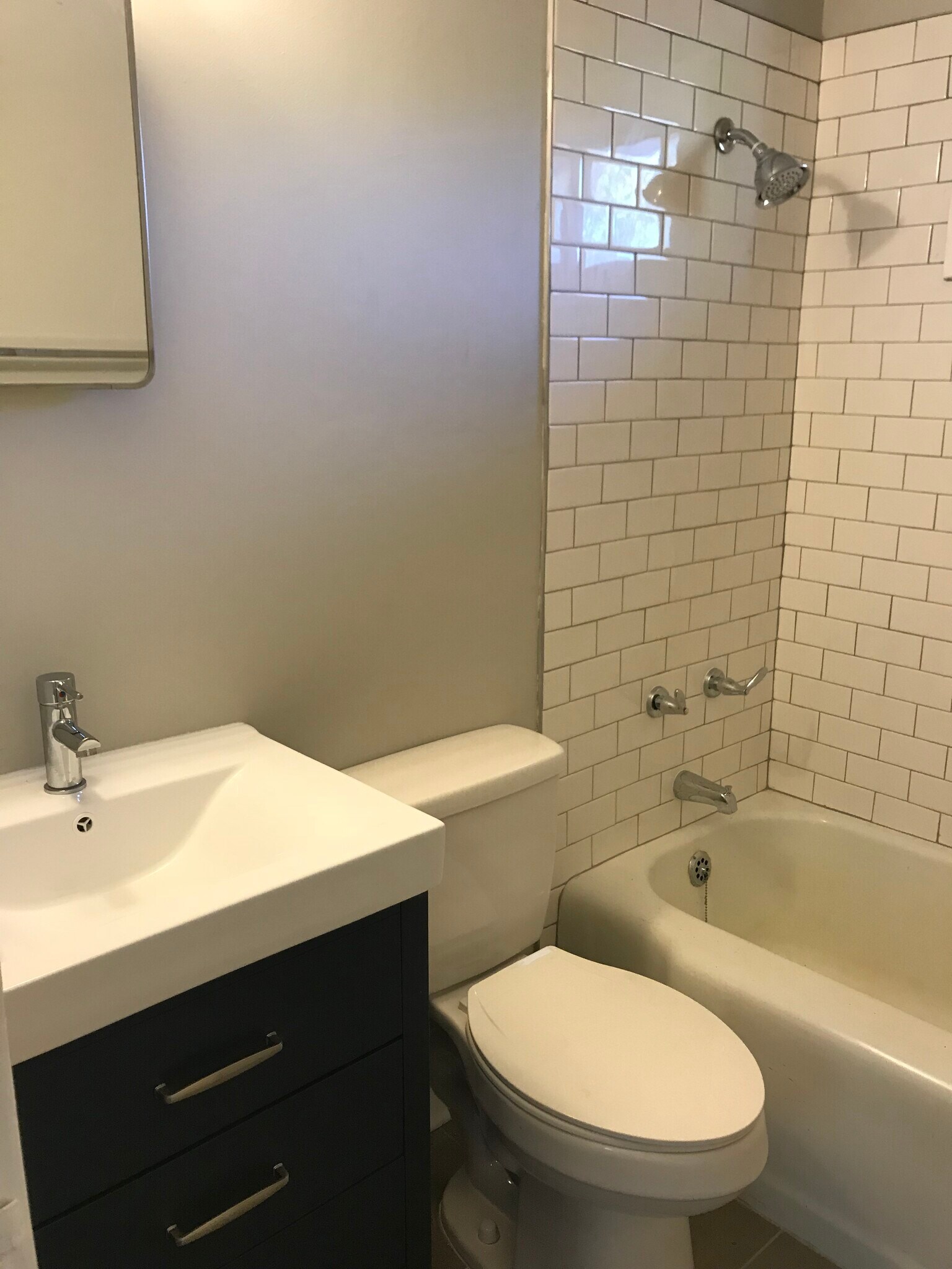 Building Photo - 701 Daniels St