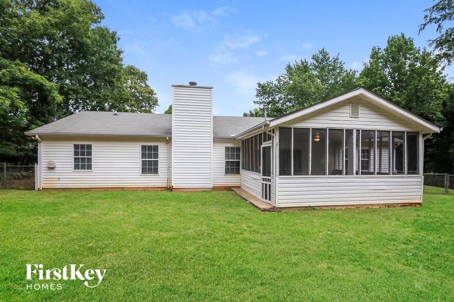 Building Photo - 3920 Valleybrook Ct