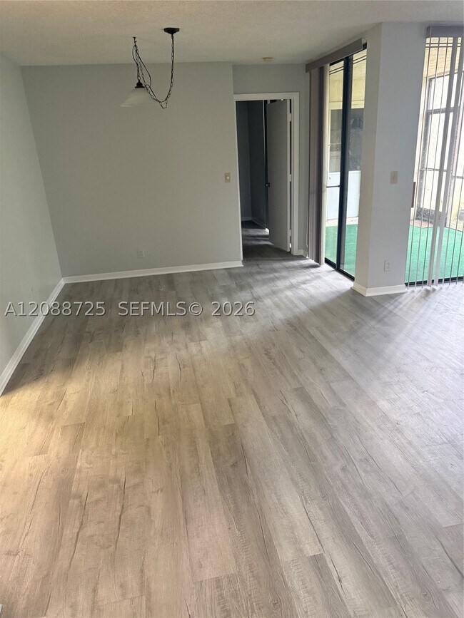 Building Photo - 1877 Carambola Cir N