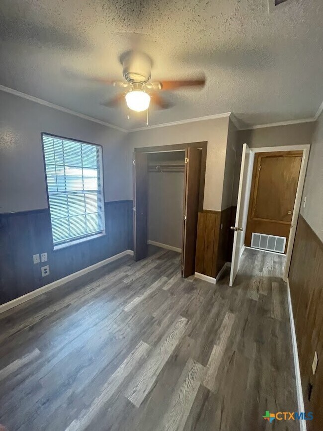 Building Photo - 541 Buck Trail