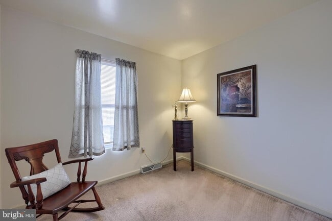 Building Photo - 6 Tiffany Ln