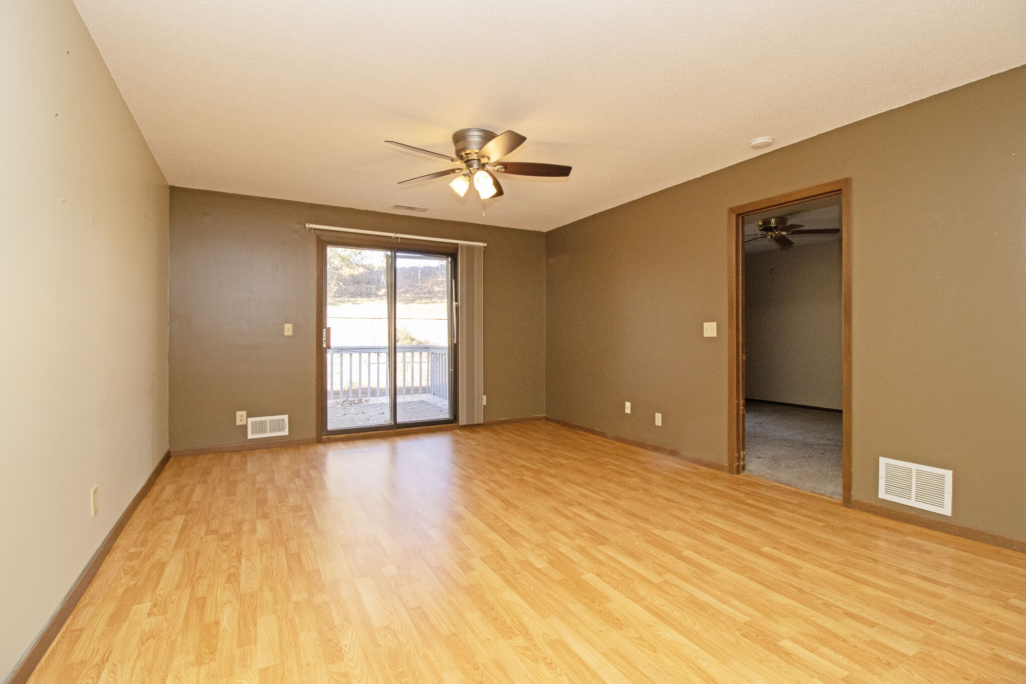 Building Photo - 4215 Sylvia Ln S
