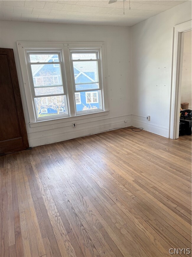 Building Photo - 2131 James St