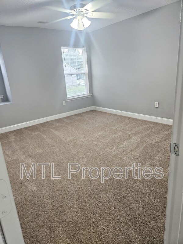 Building Photo - 302 Nanny Point Dr