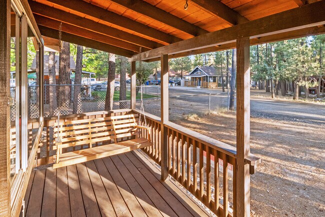 Building Photo - Charming 2 Bedroom Home in Erwin Lake