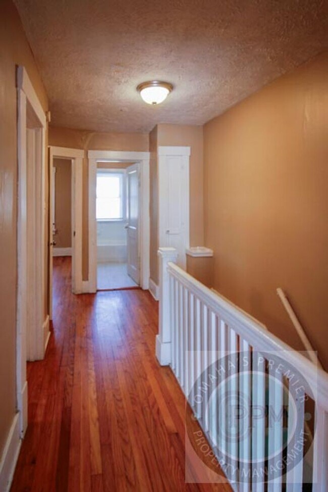 Building Photo - 2114 L St