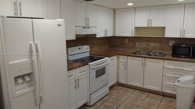 Building Photo - 10090 NW 80th Ct