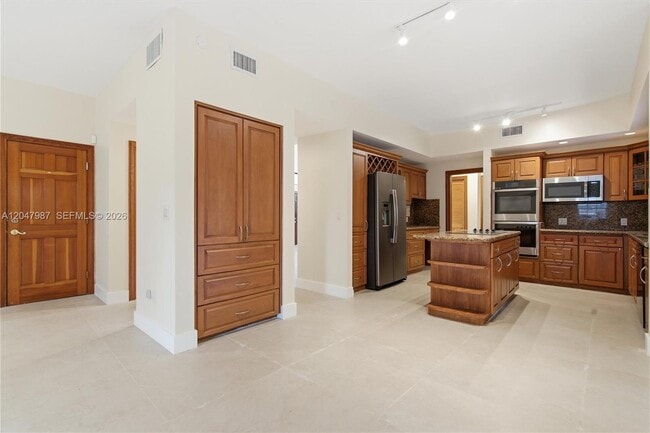Building Photo - 8320 NW 167th Terrace