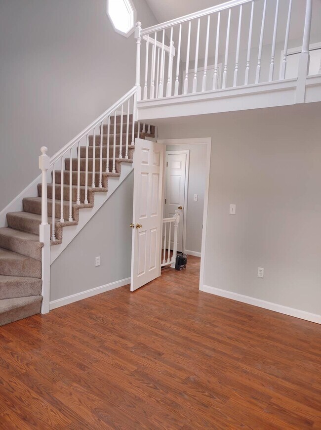 Building Photo - 93 Sentry Way