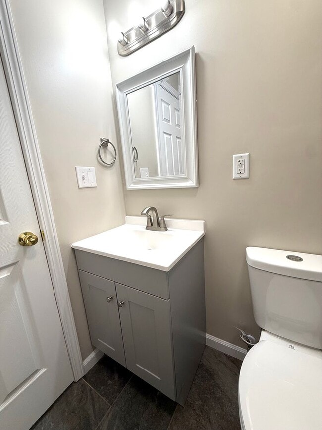 Building Photo - RENOVATED DUPLEX!