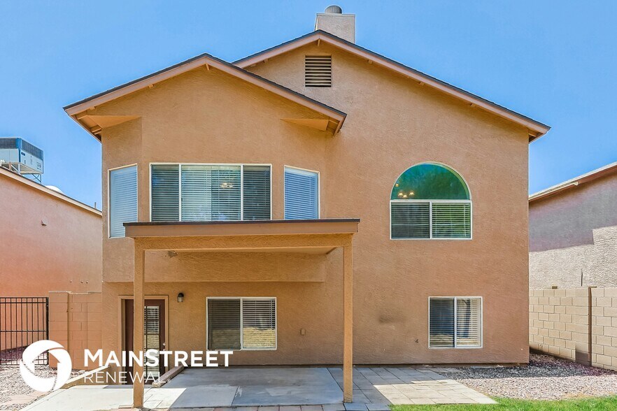 Building Photo - 5062 W Fairview St