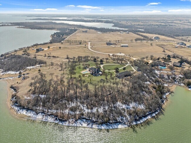 Building Photo - 208 Highpoint Cir