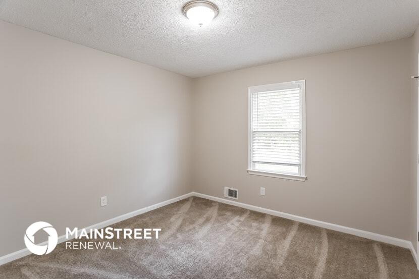 Building Photo - 300 Ladora Dr