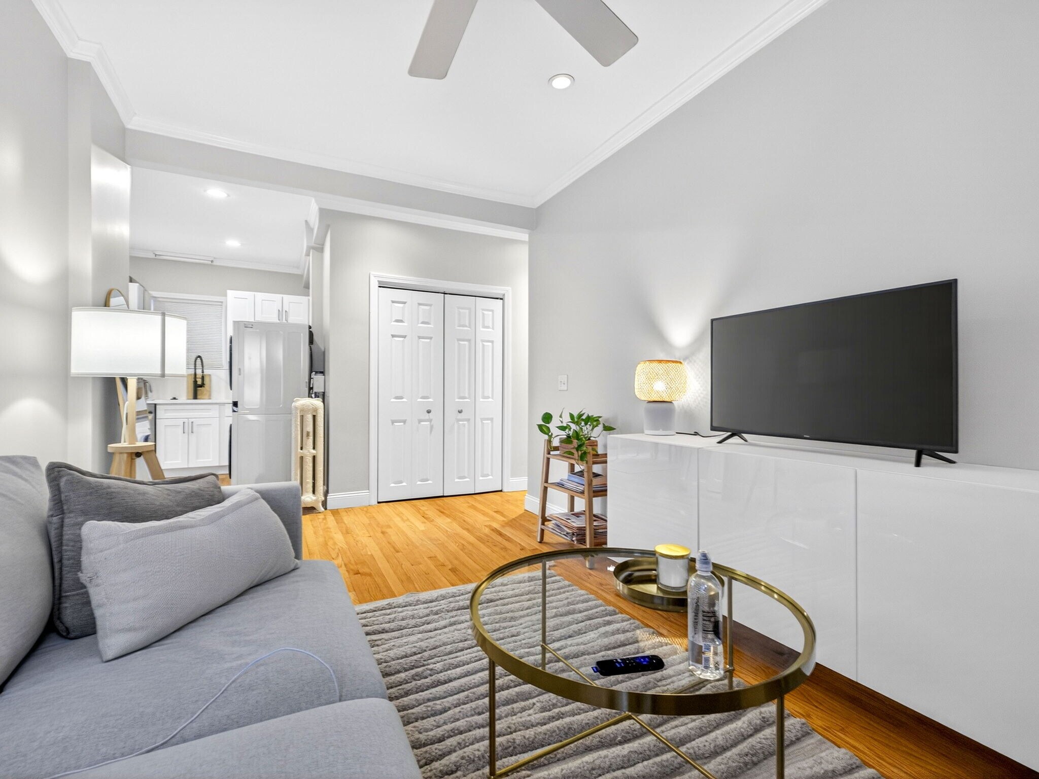 Building Photo - 1570 Cambridge St