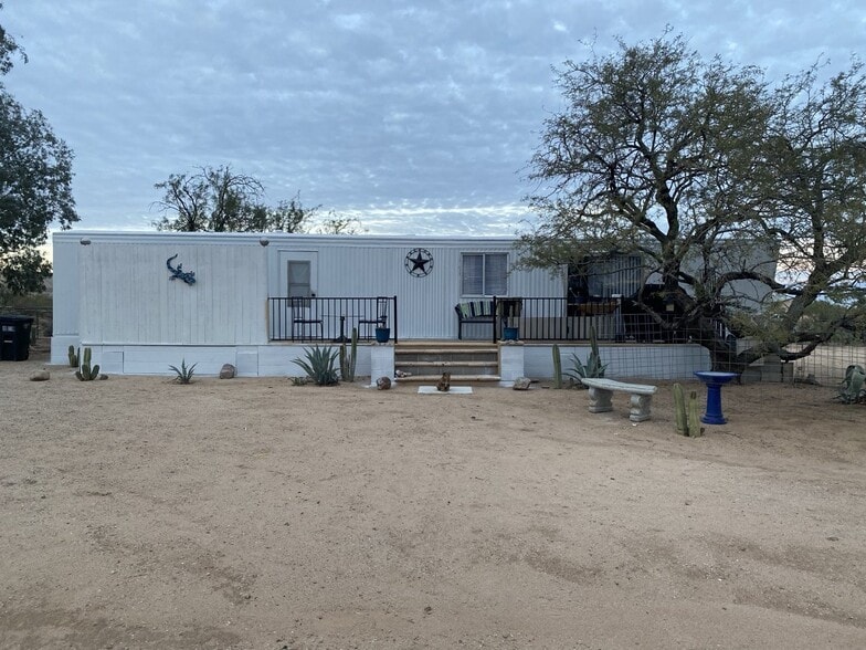 Building Photo - 3950 W Camino del Toro