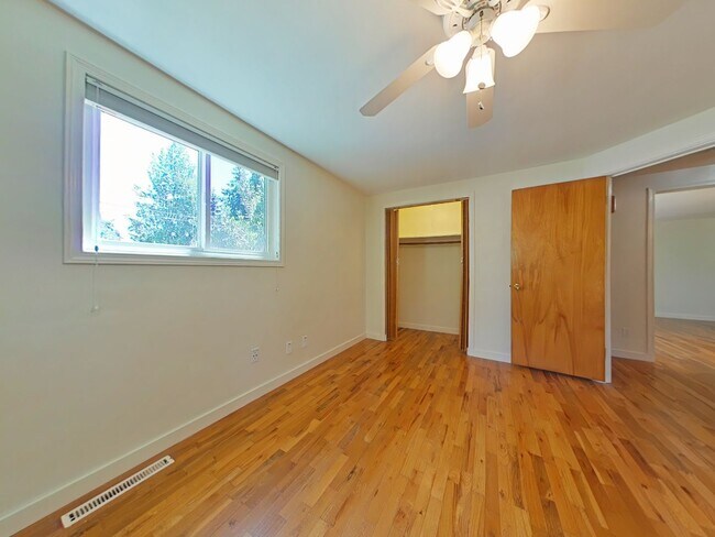 Building Photo - 2 Bedroom House ~ Albany ~ Pet Friendly