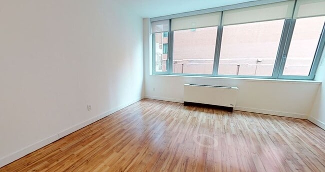 Interior Photo - 88 Leonard