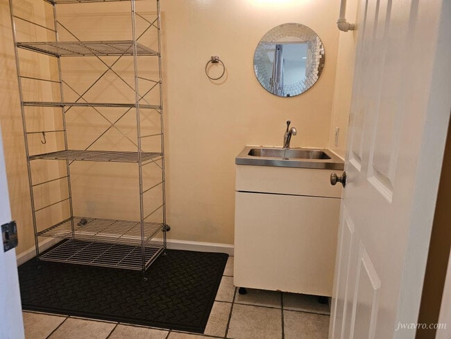 Building Photo - 461 Belvedere St