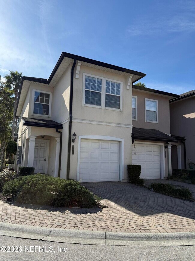 Building Photo - 11368 Estancia Villa Cir