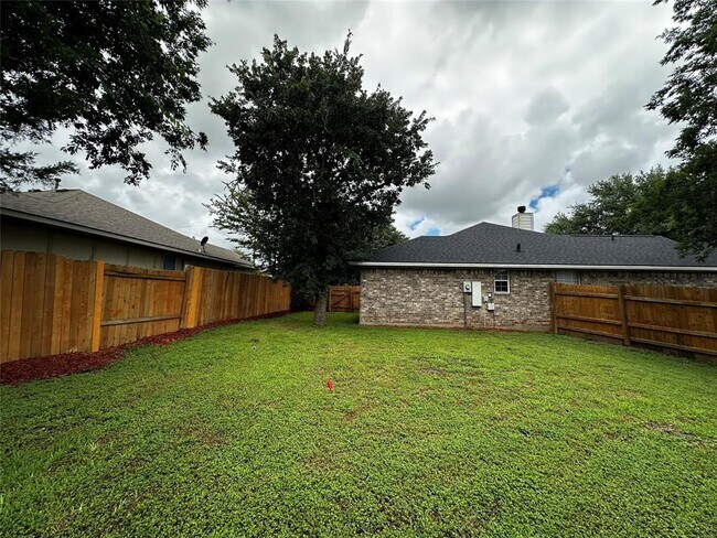 Building Photo - 1400 Prairie Dr