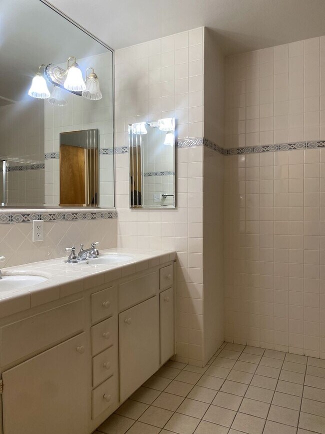 Building Photo - What if your happy place was home?