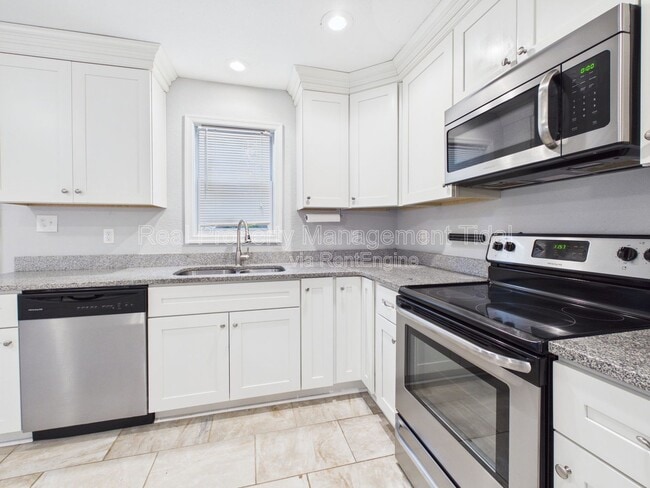 Building Photo - 7803 Nesbitt Dr