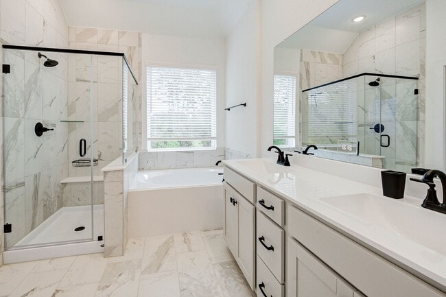 Building Photo - 132 Red Cascade Trl