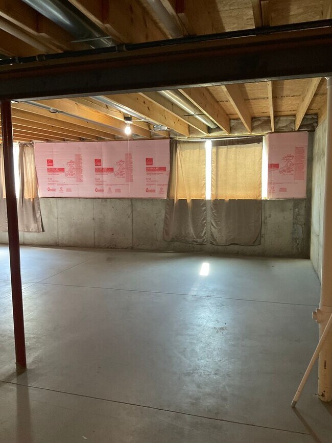 Building Photo - 10907 Upland Terrace