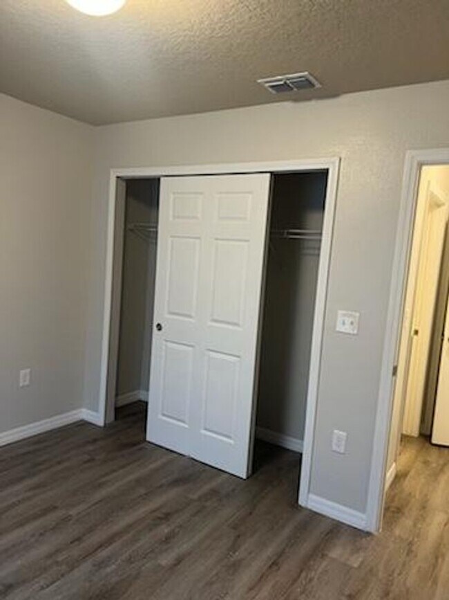 Building Photo - Beautiful 2 Bedroom 2 Bath Duplex Located in Palm Coast