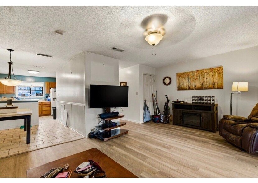 Building Photo - 775 Plantation Dr