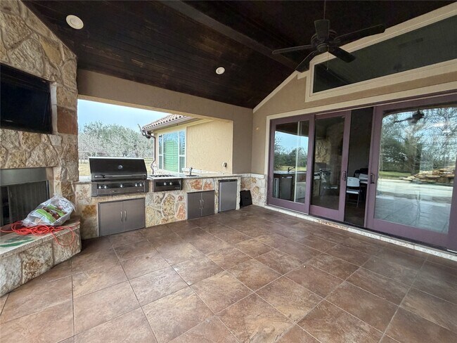 Building Photo - 28264 Rose Ln