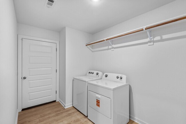 Building Photo - Stunning New 4-Bedroom Home with Modern Up...
