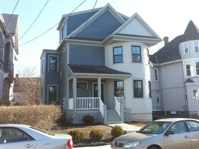 Building Photo - HUge 3 bed in Allston