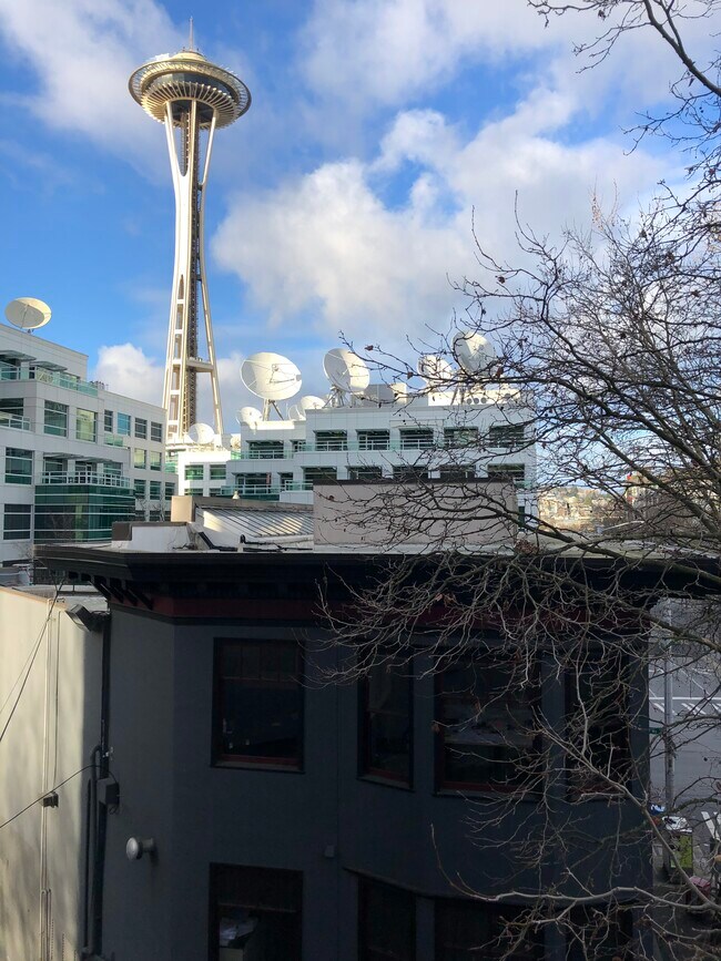 Building Photo - 2700 4th Ave