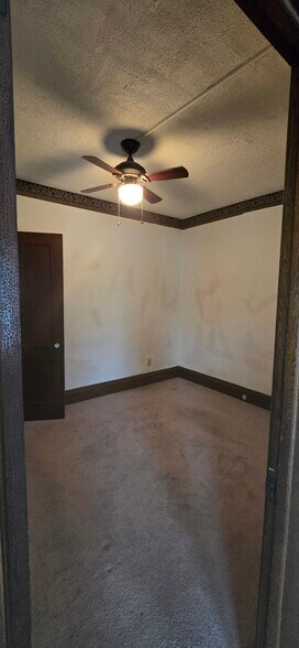 Building Photo - 161 Thayer St