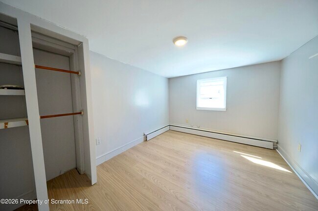 Building Photo - 434 20th Ave