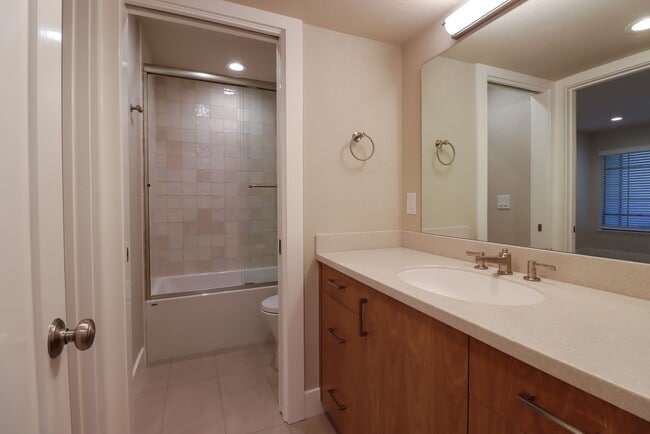Building Photo - FULLY RENOVATED 3 BEDROOM, 2 BATHROOM TOWN...