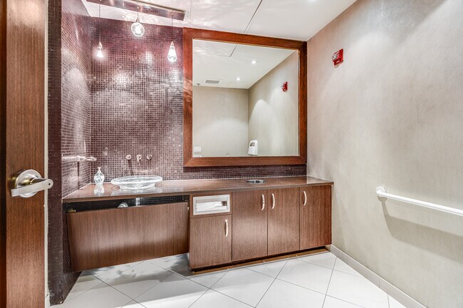 Building Photo - 440 L St NW