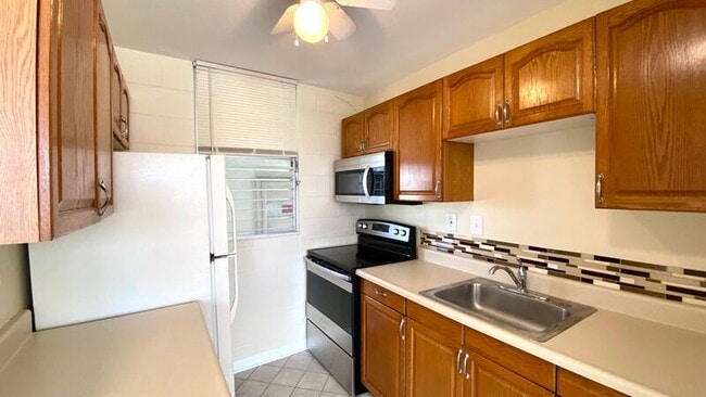 Building Photo - 1025 Kalo Pl