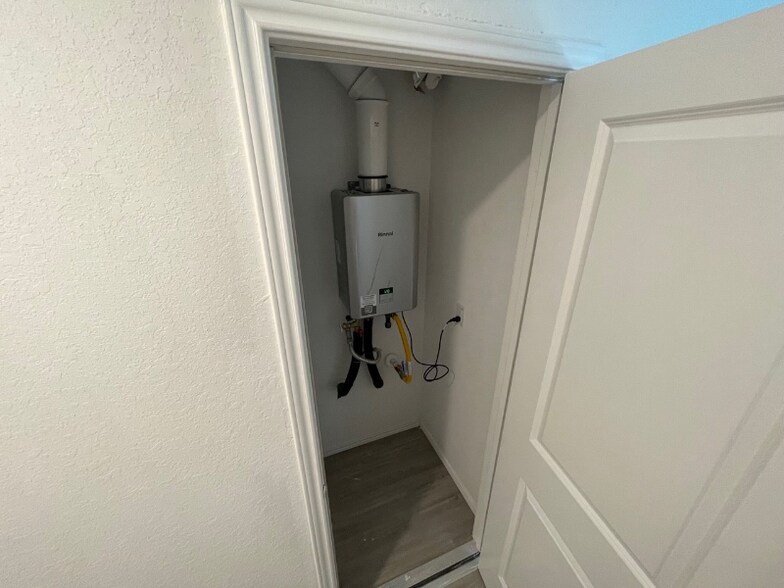 Building Photo - 14234 Llama Pl