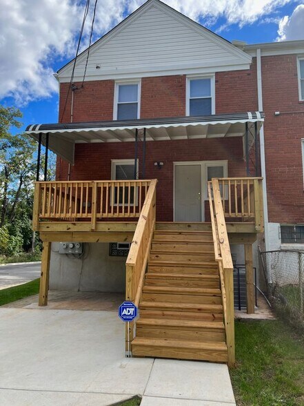 Building Photo - 4064 Edgewood Rd