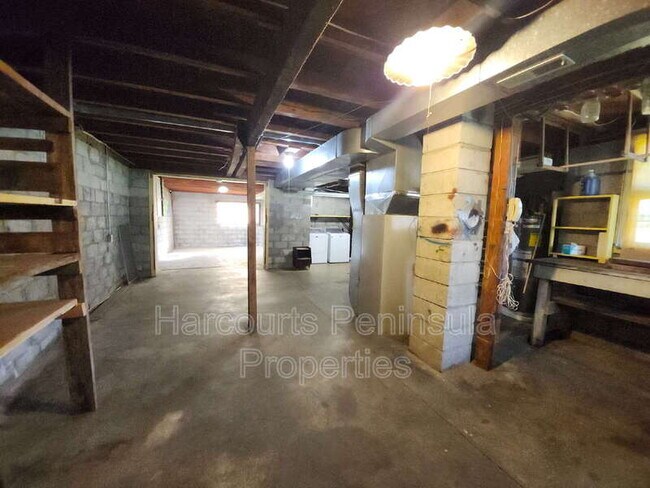 Building Photo - 1911 Jacobsen Blvd